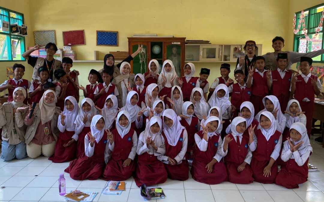 Mahasiswa KKN-T IPB University Bersama CSR Tugu Insurance Tanamkan Literasi Keuangan Sejak Dini melalui Program Money Heroes