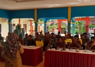 Pelatihan Penanggulangan Hama dan Penyakit Pertanian di Desa Mekarsari