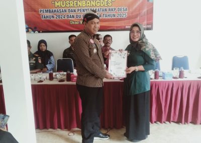 Pelaksanaan Murenbangdes (Musyawarah Rencana Pembangunan Desa) 2023 di Aula Desa Mekarsari