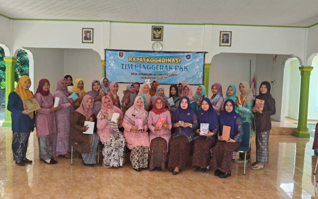 Rapat Koordinasi Tim Penggerak PKK Desa Mekarsari Sekaligus Peringatan Hari Kartini Berlangsung Meriah