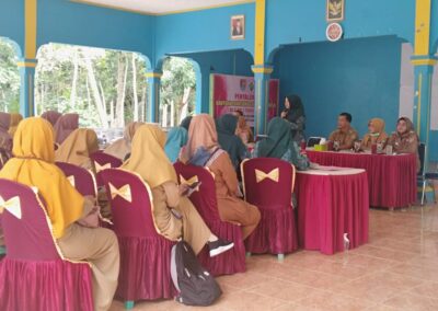 Monitoring dan Evaluasi Penanganan Risiko Stunting dengan PMT di Desa Mekarsari