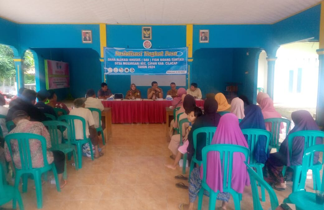 Sosialisasi Bantuan Dana Alokasi Khusus (DAK) Fisik Bidang Sanitasi di Balai Desa Mekarsari