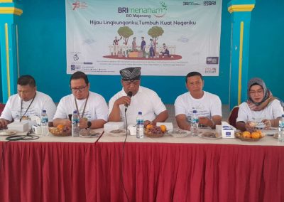 “BRI Menanam” Hijau Lingkunganku, Tumbuh Kuat Negriku