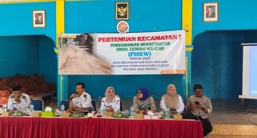 Pertemuan Teknis dan Peninjauan Lokasi Jalan Tamin di Desa Mekarsari Program Pengembangan Infrastruktur Sosial Ekonomi Wilayah (PISEW)