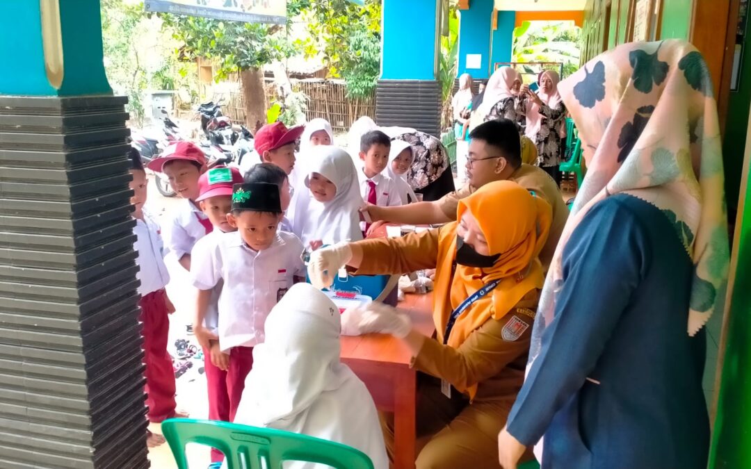 Pekan Imunisasi Nasional di Desa Mekarsari