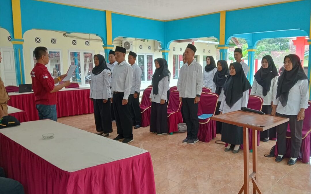 Pelantikan Petugas Pemutakhiran Data Pemilih (Pantarlih) pada Pemilihan Gubernur dan Wakil Gubernur Jawa Tengah serta Bupati dan Wakil Bupati Cilacap Tahun 2024.